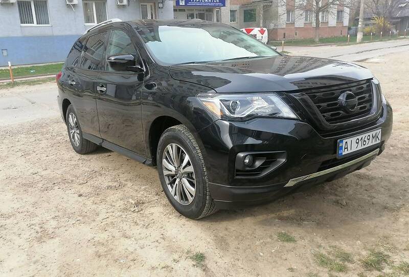 Nissan Pathfinder sv 2020