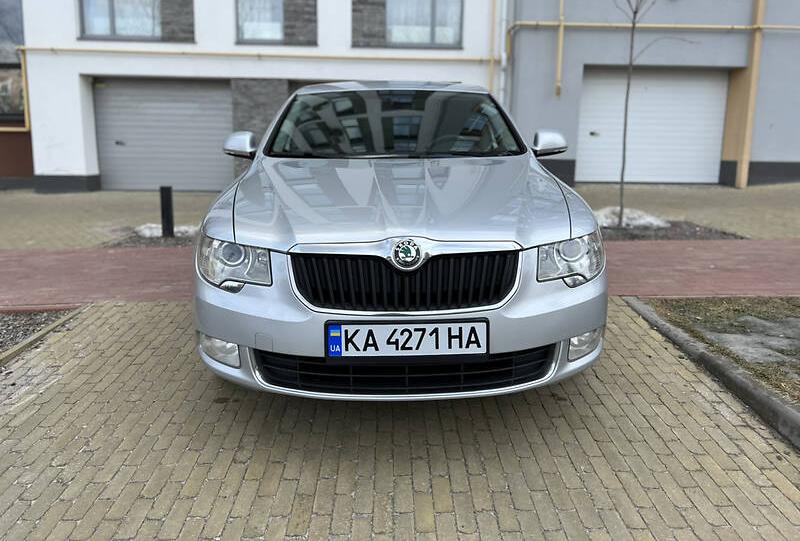 Skoda Superb 2011
