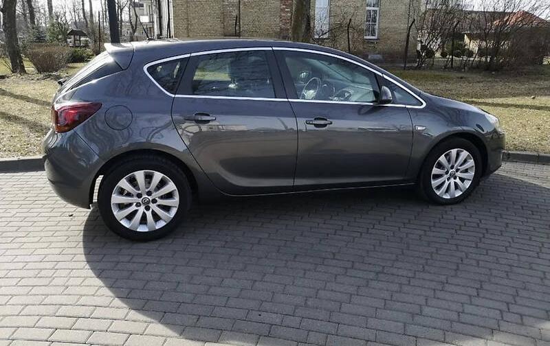 Opel Astra J 2010