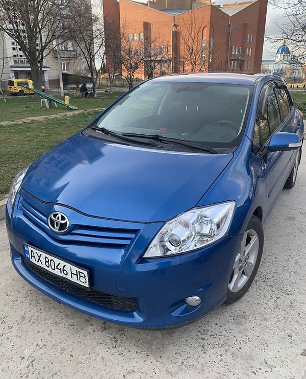 Toyota Auris 2011