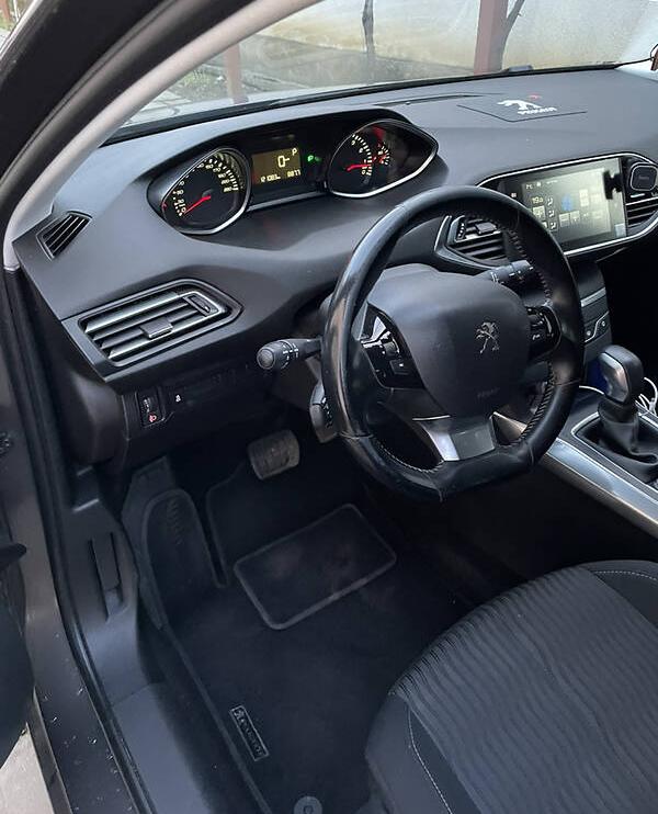 Peugeot 308 2016