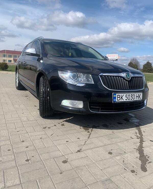 Skoda Superb 2011