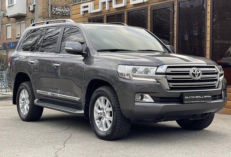 Toyota Land Cruiser 200 2019