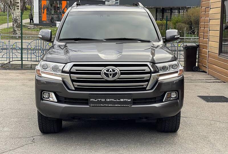 Toyota Land Cruiser 200 2019