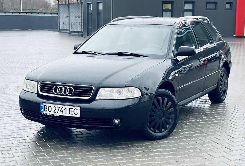 Audi A4 1.6 MPI SVIZHA 2002