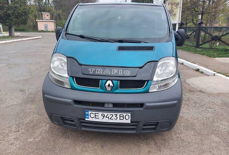 Renault Trafic пасс. 2.5Long.  2004