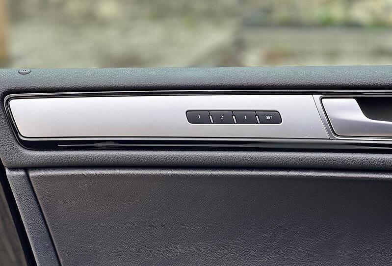 Volkswagen Touareg R 193 kwt 2015