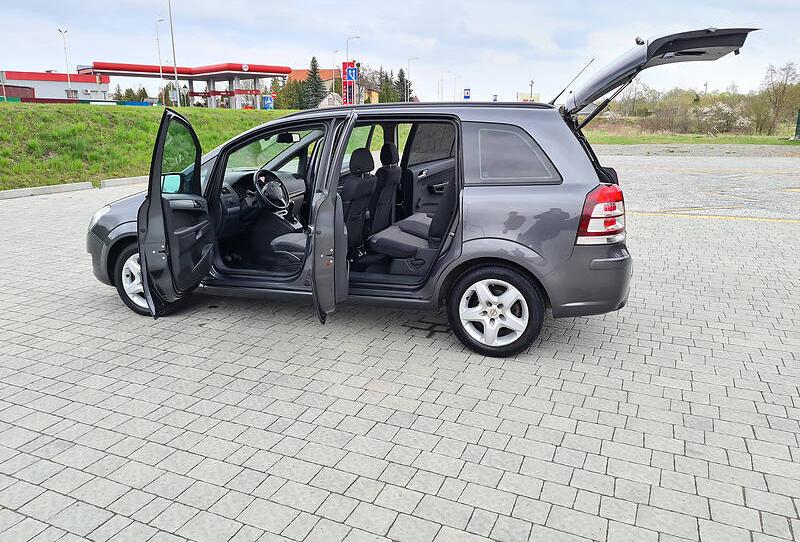 Opel Zafira 2012