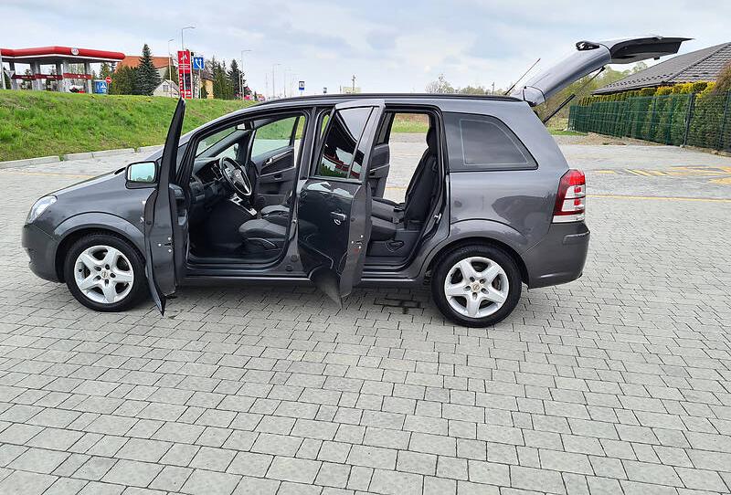 Opel Zafira 2012