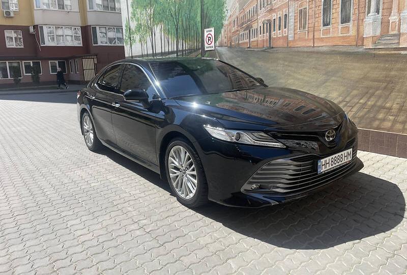 Toyota Camry 2019