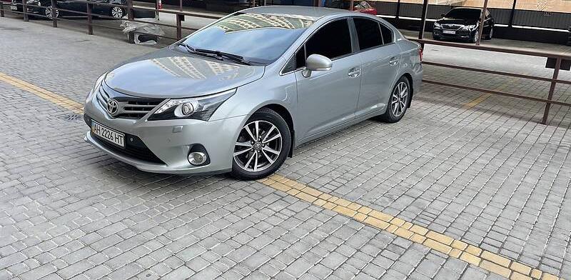 Toyota Avensis 2013