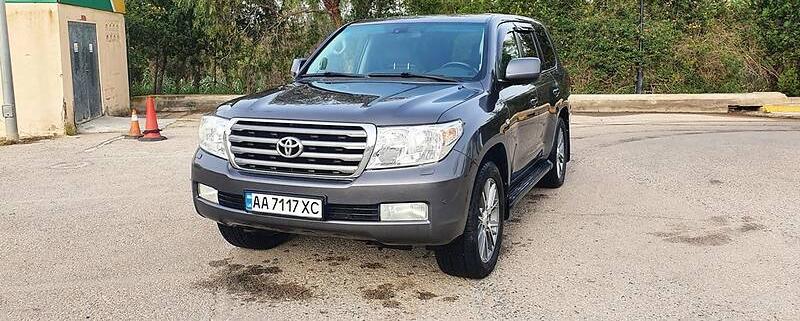 Toyota Land Cruiser 200 2010