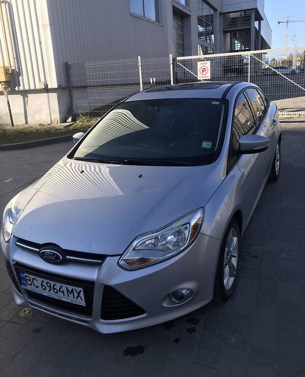 Ford Focus SE 2012