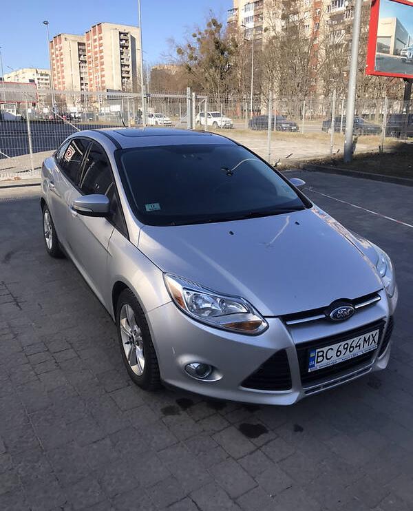 Ford Focus SE 2012