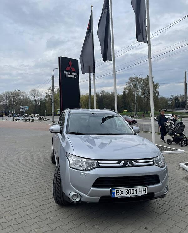 Mitsubishi Outlander 2014