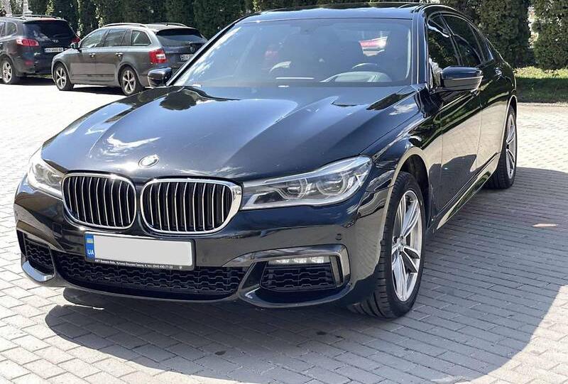 BMW 750 2015