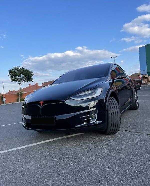 Tesla Model X 2016