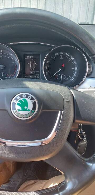 Skoda Superb Elegance 2011