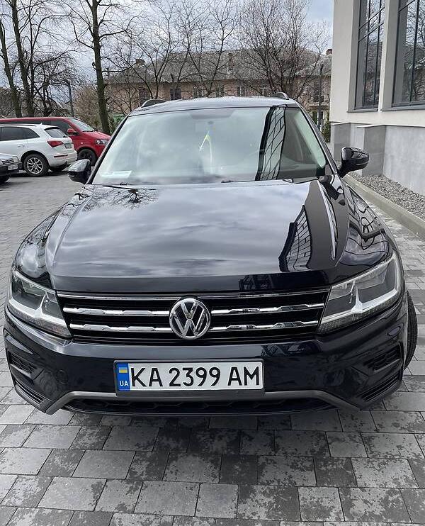Volkswagen Tiguan S 2017
