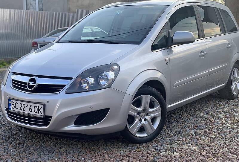 Opel Zafira COSMO 2010