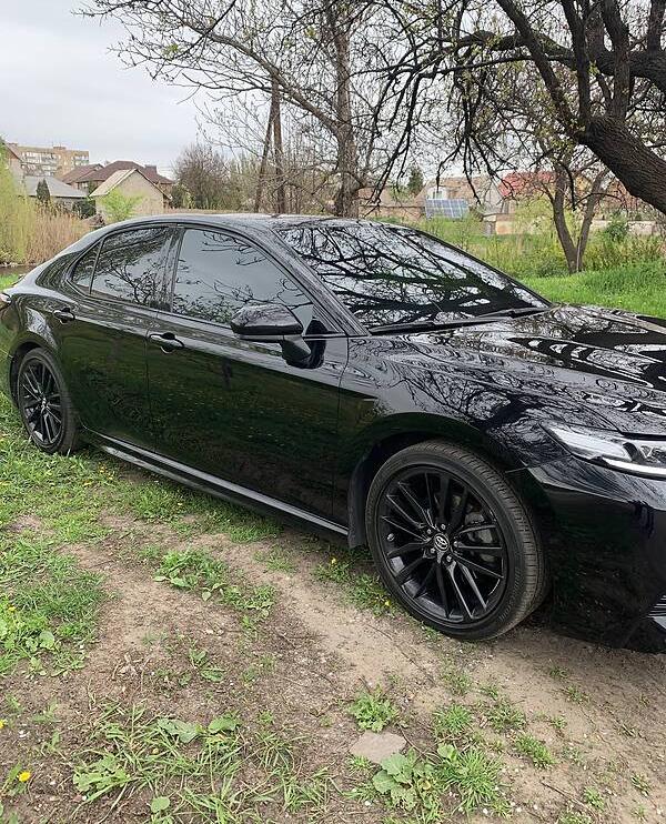 Toyota Camry 70  2019