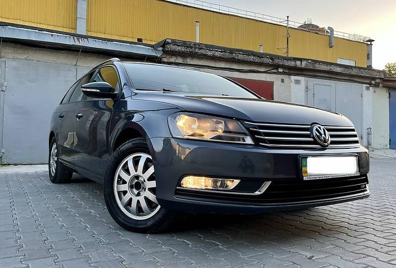 Volkswagen Passat B7 O F F I C I A L 2.0  2012
