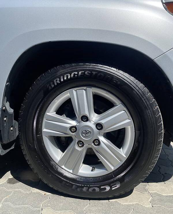 Toyota Land Cruiser 200 2012