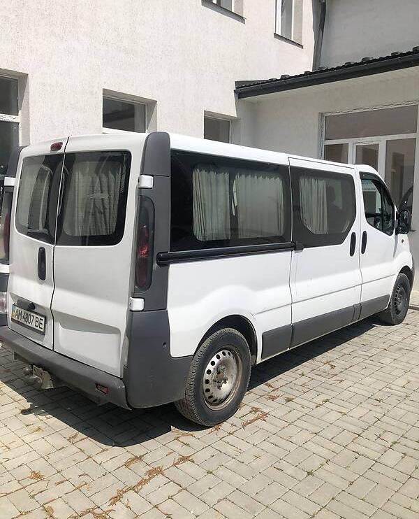 Renault Trafic пасс. Long 2006