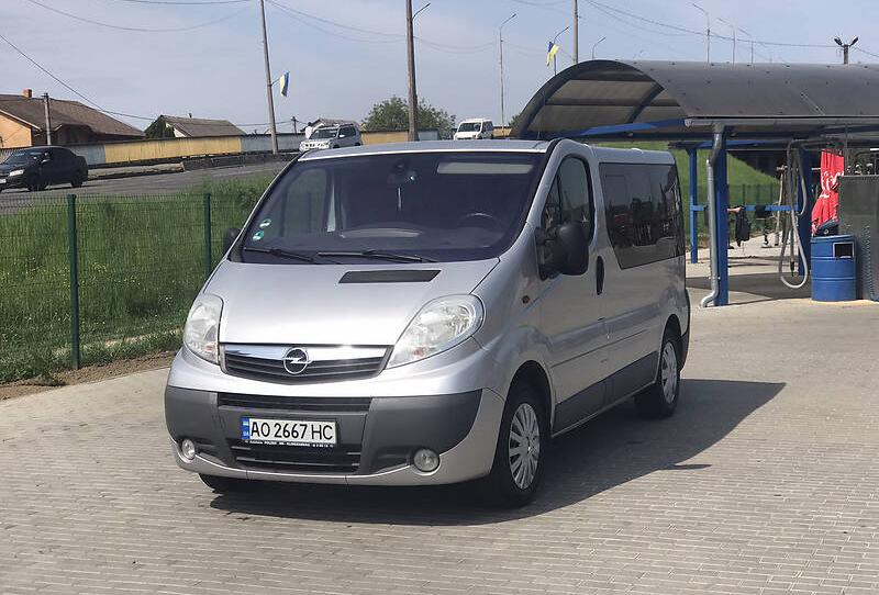Opel Vivaro пасс. 2012