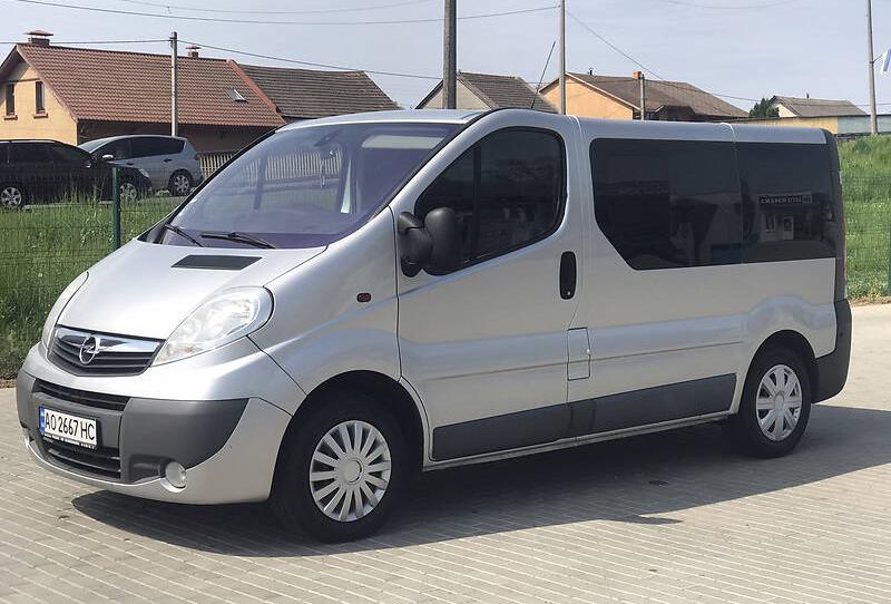 Opel Vivaro пасс. 2012