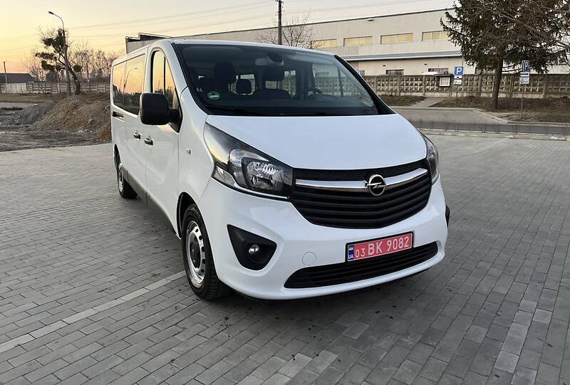 Opel Vivaro пасс. Long 2016