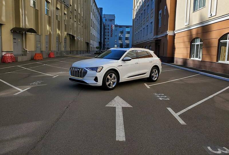Audi e-tron 2019