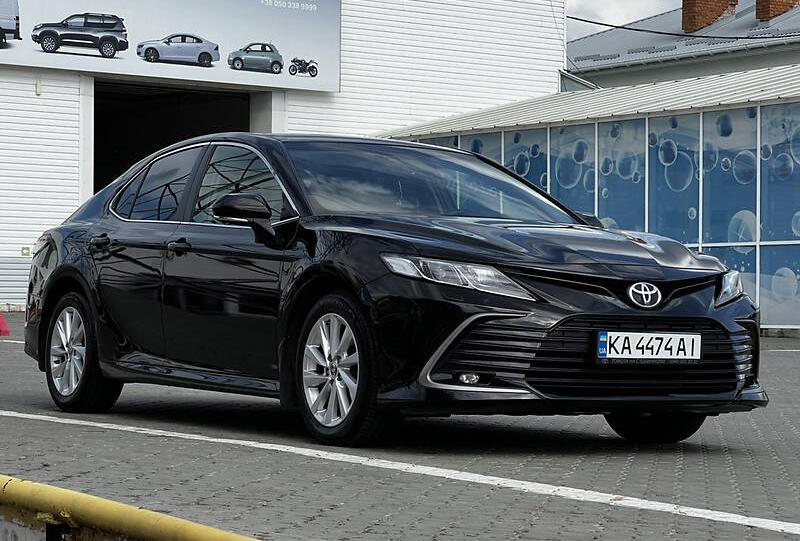 Toyota Camry 2021