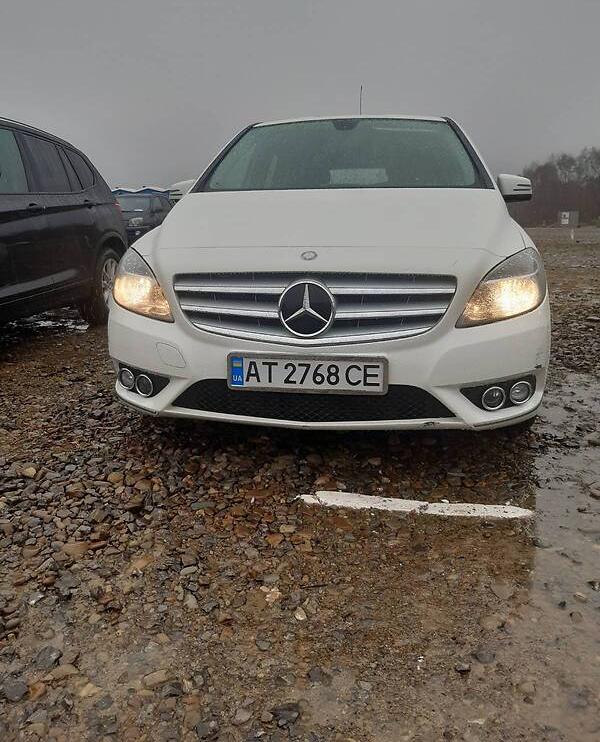 Mercedes-Benz B 180 2014