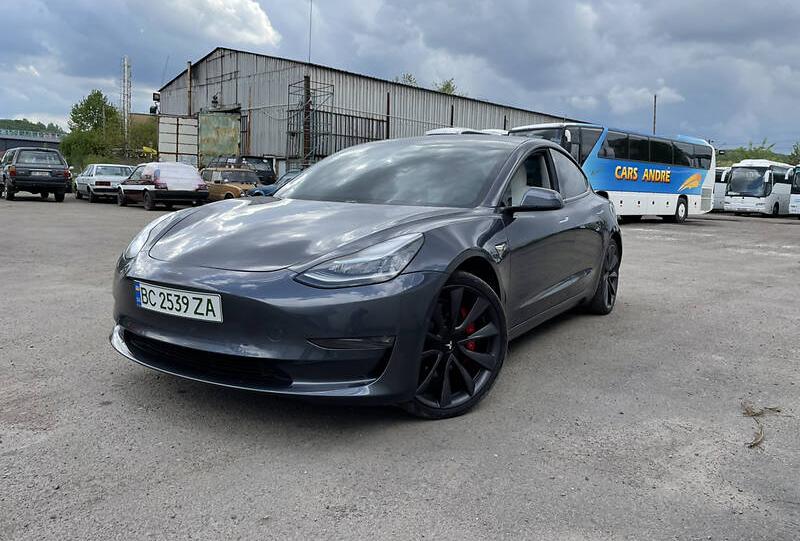 Tesla Model 3 2020