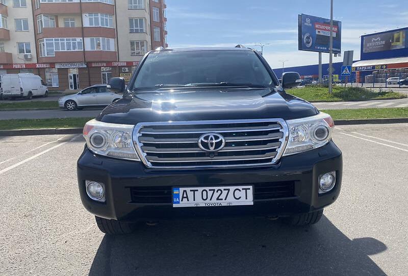 Toyota Land Cruiser 200 2013