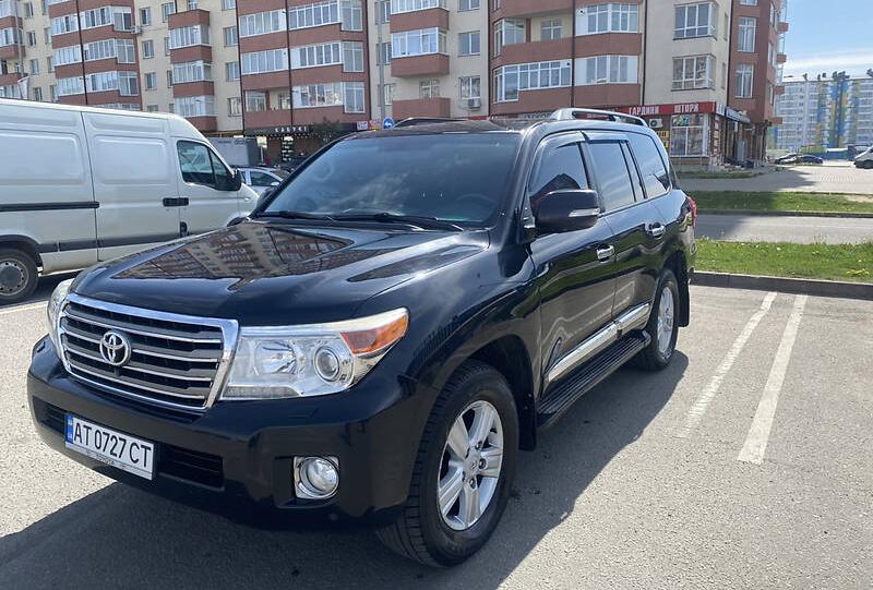 Toyota Land Cruiser 200 2013