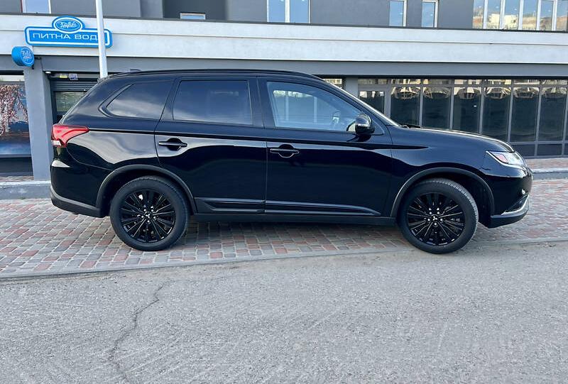 Mitsubishi Outlander limited edition 2020