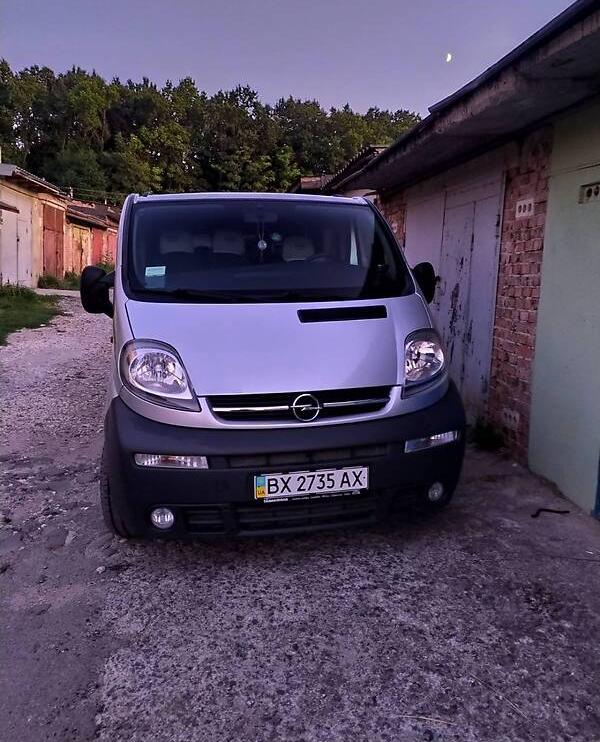Opel Vivaro пасс. 2006