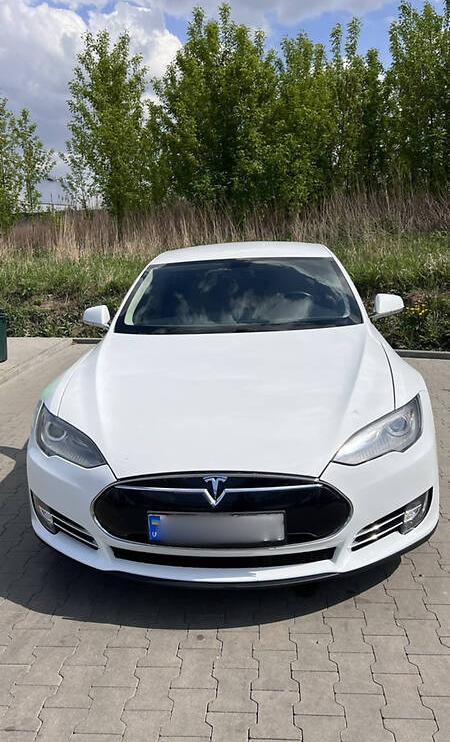Tesla Model S 85 2012