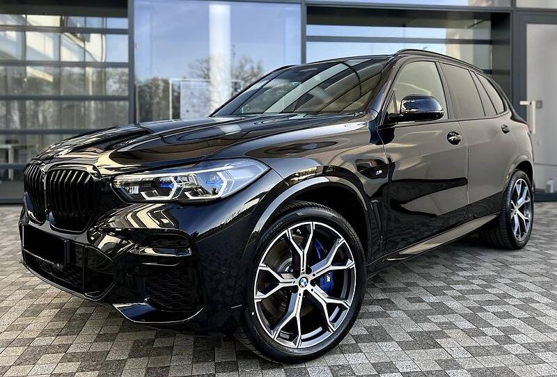 BMW X5 M50d Black Sapphire 2022