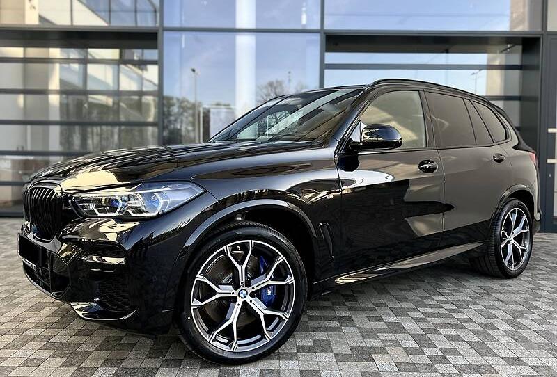 BMW X5 M50d Black Sapphire 2022