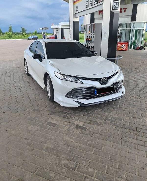 Toyota Camry 2021