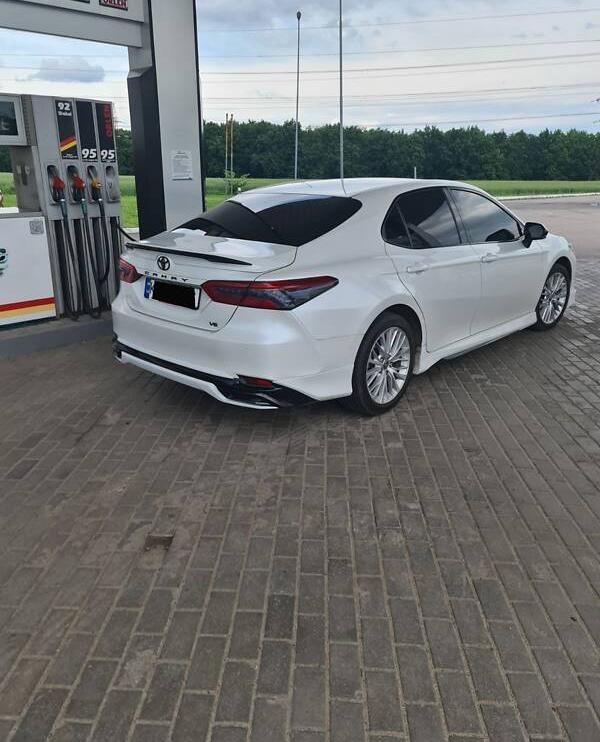 Toyota Camry 2021
