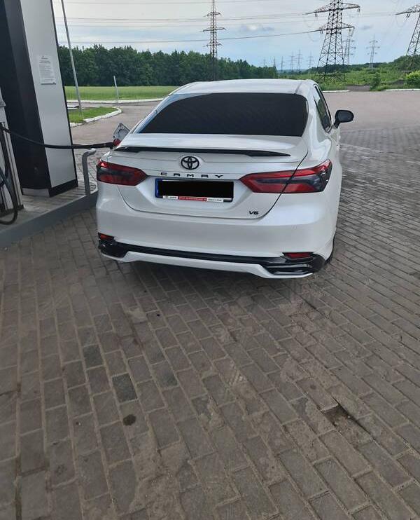 Toyota Camry 2021