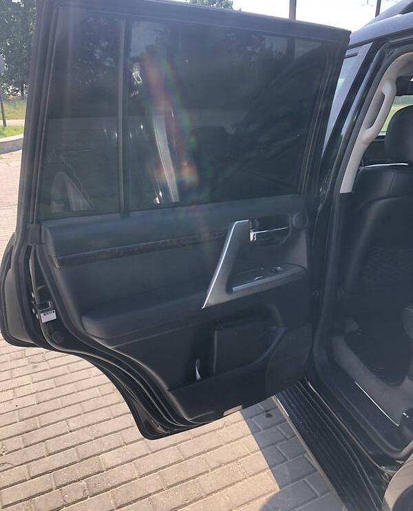 Toyota Land Cruiser 200 2012