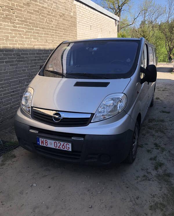 Opel Vivaro пасс. L2H2 Maxi Long 2010
