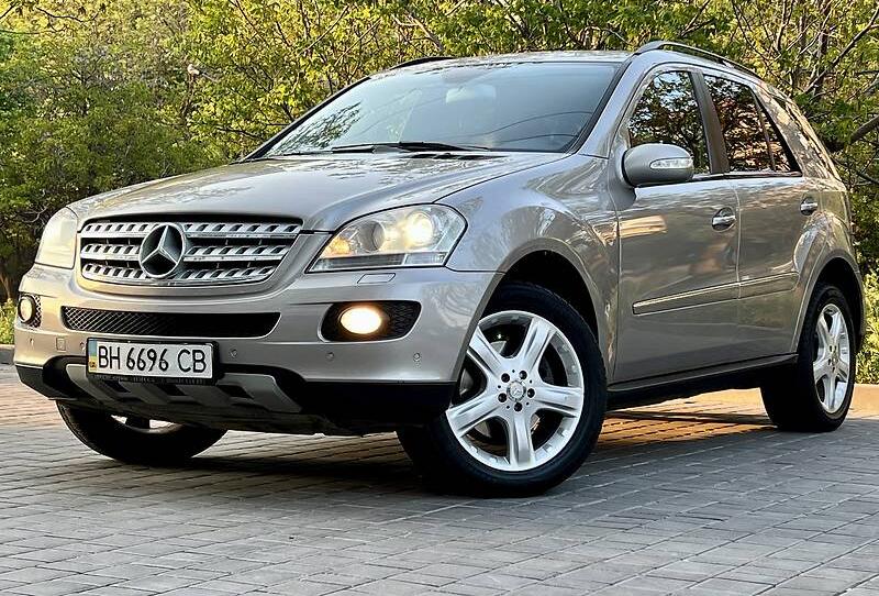 Mercedes-Benz ML 350 B E Z PODKRA S O V 2009