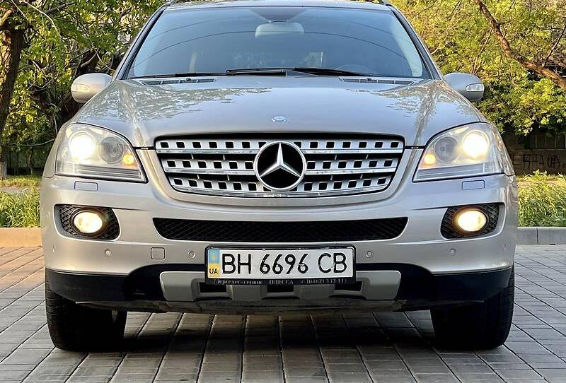 Mercedes-Benz ML 350 B E Z PODKRA S O V 2009