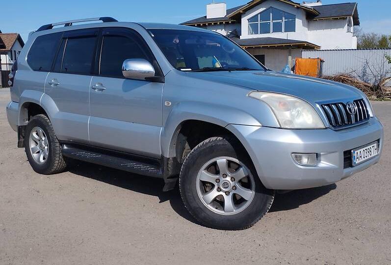 Toyota Land Cruiser Prado 120 2005